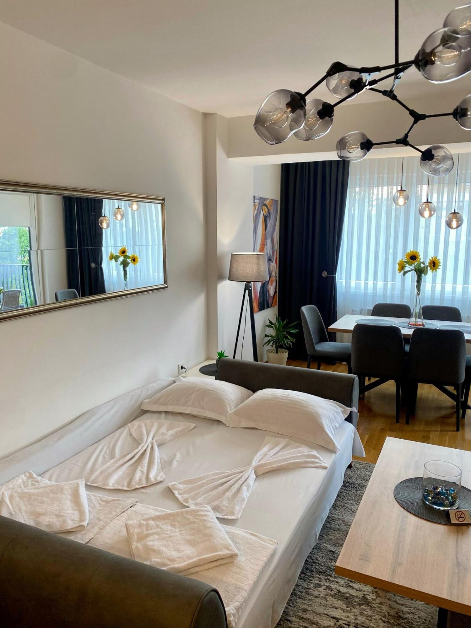 Aj Luxe Residence Skopje Esterno foto